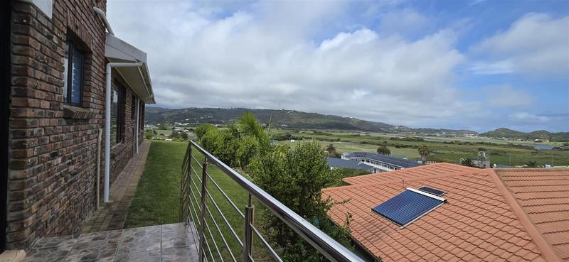 4 Bedroom Property for Sale in Groot Brakrivier Central Western Cape